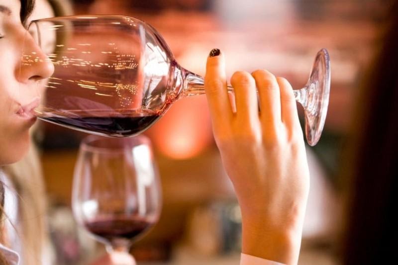 3 cách thử rượu vang của người sành sỏi