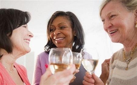 Bất ngờ lợi ích khi uống rượu vang mà bạn chưa biết